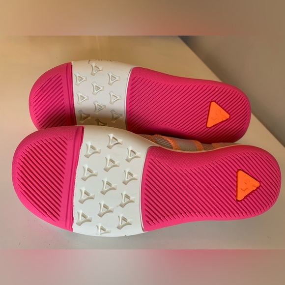 PLAE Kids Emme Sneakers - Silver and Pink - size 2 New With Tags - Picture 4 of 6